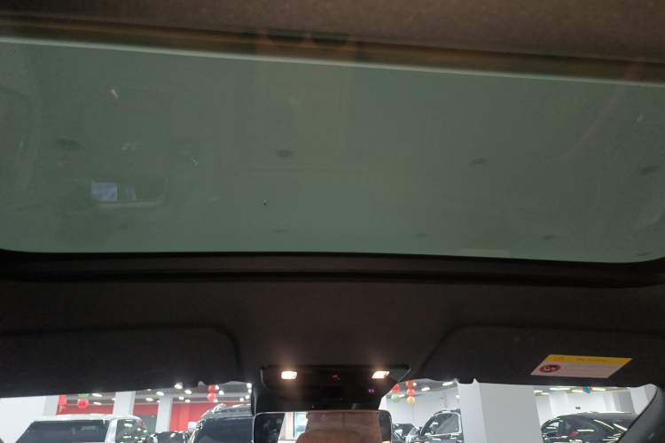 Used Li Auto i8 2025 Model Standard Version Headliner