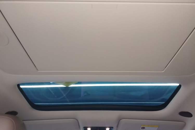 Used Li Auto i8 2025 Model Standard Version Headliner