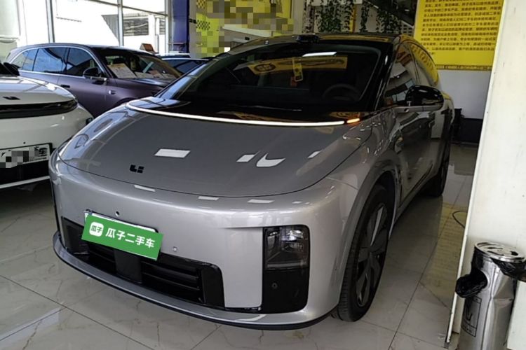 Li Auto i8 2025 Model Standard Version