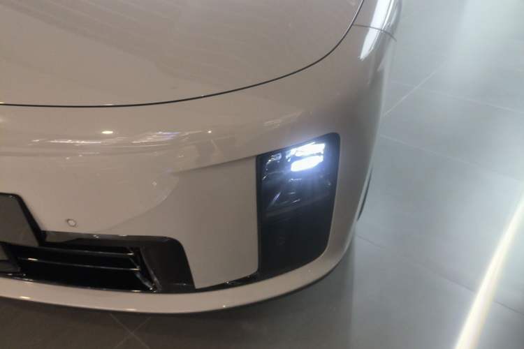 Used Li Auto i8 2025 Model Standard Version Left Front Headlight