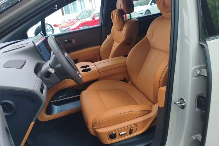 Used Li Auto i8 2025 Model Standard Version Left Front Seat