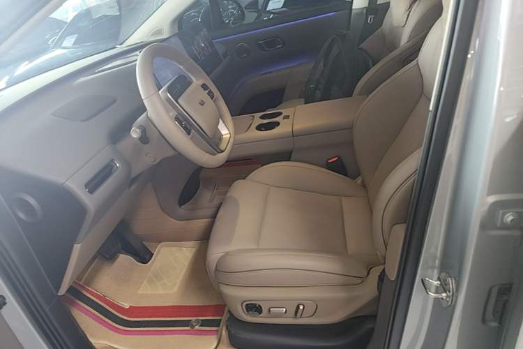 Used Li Auto i8 2025 Model Standard Version Left Front Seat