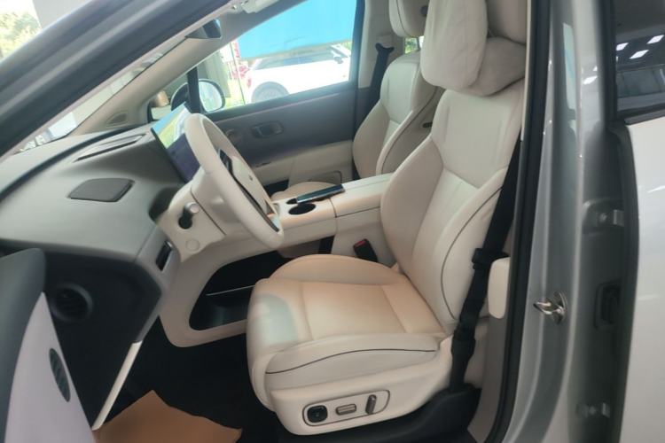 Used Li Auto i8 2025 Model Standard Version Left Front Seat