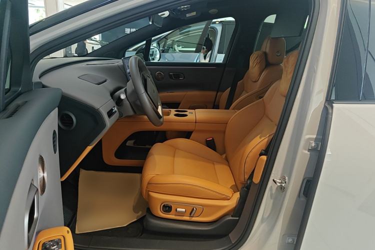 Used Li Auto i8 2025 Model Standard Version Left Front Seat