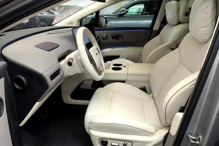 Used Li Auto i8 2025 Model Standard Version Left Front Seat