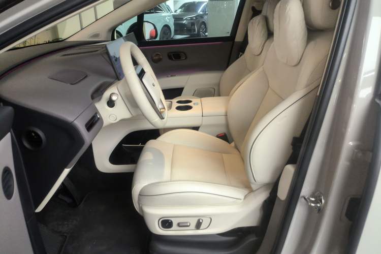 Used Li Auto i8 2025 Model Standard Version Left Front Seat