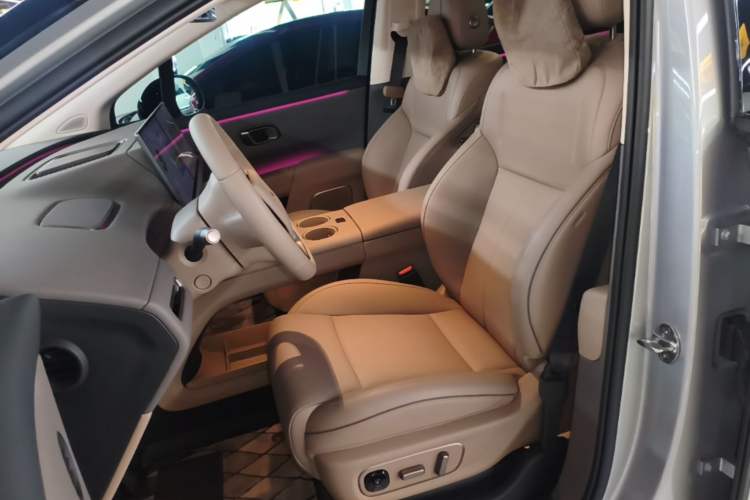 Used Li Auto i8 2025 Model Standard Version Left Front Seat