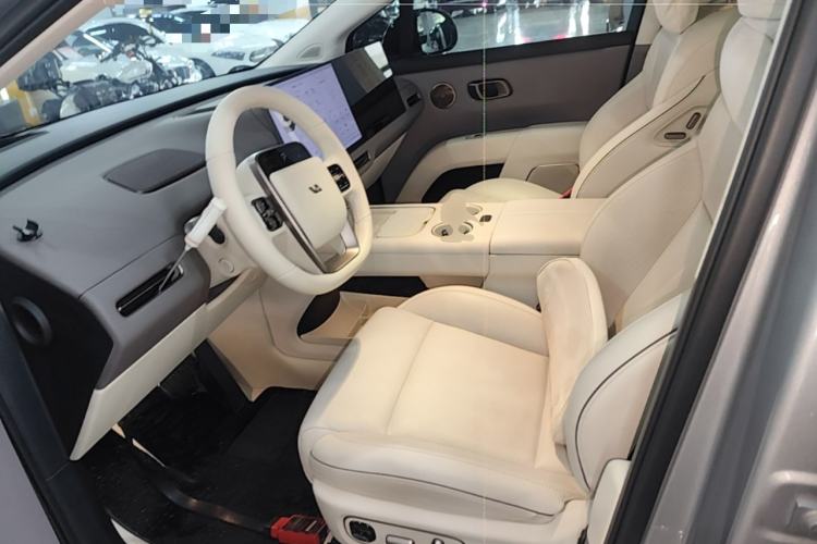 Used Li Auto i8 2025 Model Standard Version Left Front Seat