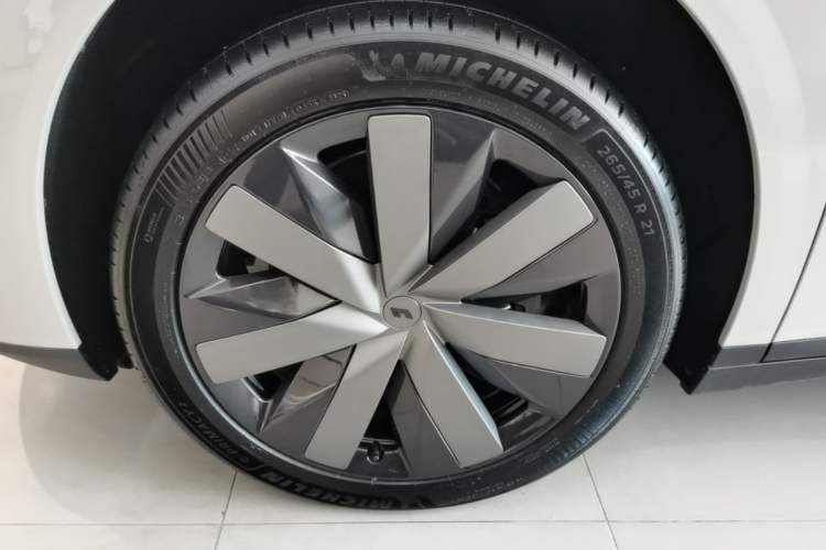 Used Li Auto i8 2025 Model Standard Version Left Front Wheel Hub