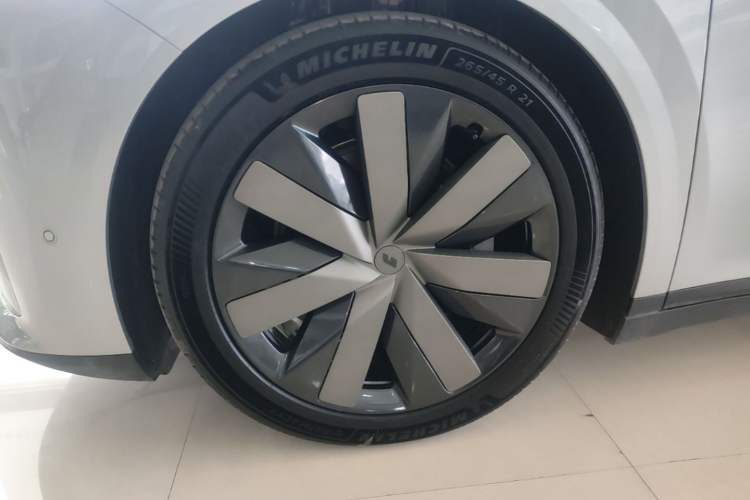 Used Li Auto i8 2025 Model Standard Version Left Front Wheel Hub