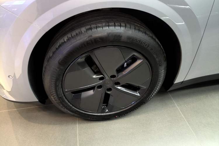 Used Li Auto i8 2025 Model Standard Version Left Front Wheel Hub
