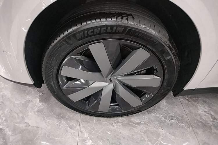 Used Li Auto i8 2025 Model Standard Version Left Front Wheel Hub