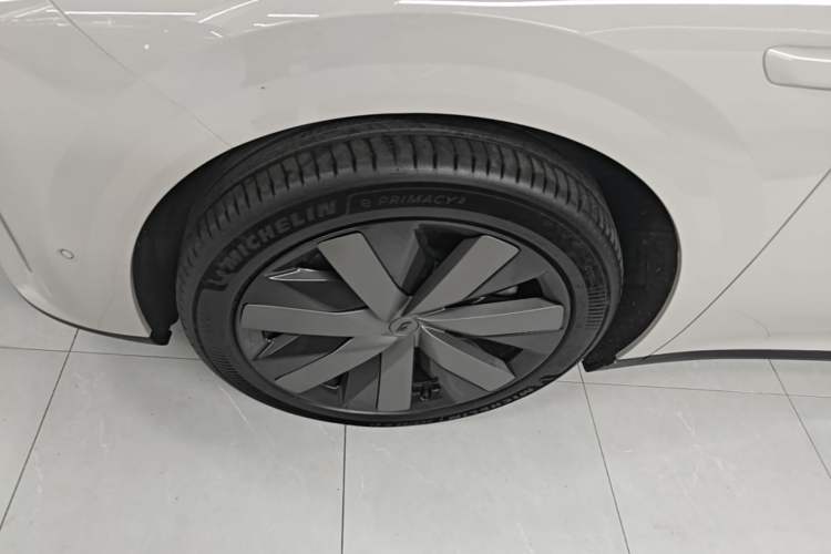 Used Li Auto i8 2025 Model Standard Version Left Front Wheel Hub