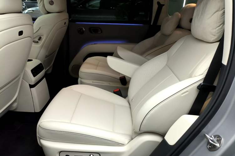 Used Li Auto i8 2025 Model Standard Version Left Rear Seat