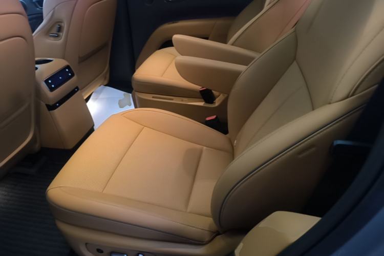 Used Li Auto i8 2025 Model Standard Version Left Rear Seat