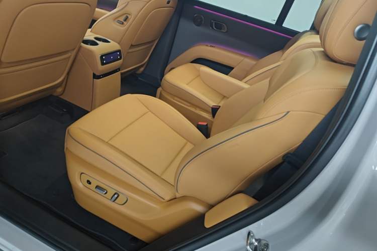 Used Li Auto i8 2025 Model Standard Version Left Rear Seat