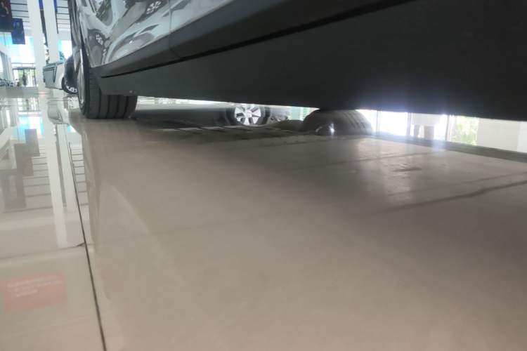 Used Li Auto i8 2025 Model Standard Version Left Side Sill