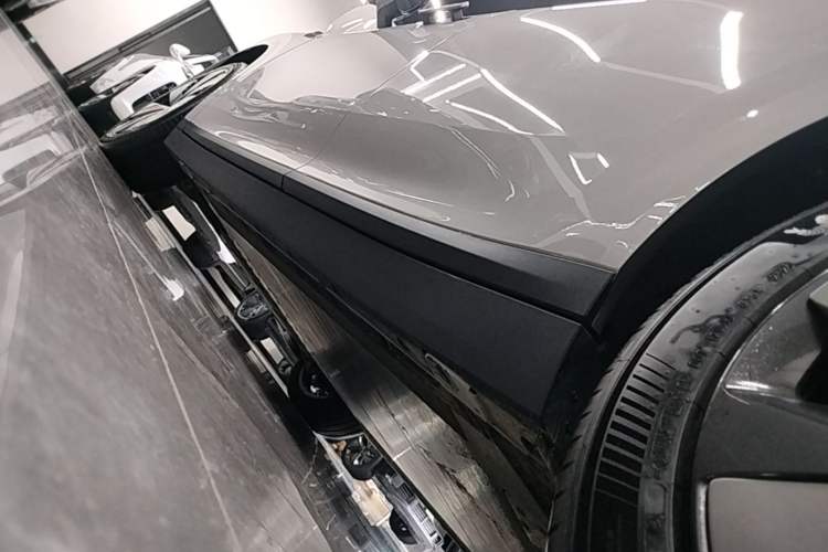 Used Li Auto i8 2025 Model Standard Version Left Side Sill