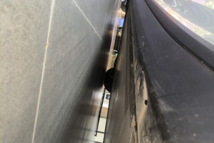 Used Li Auto i8 2025 Model Standard Version Left Side Sill