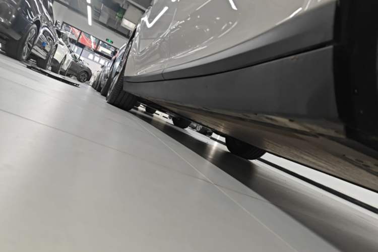 Used Li Auto i8 2025 Model Standard Version Left Side Sill