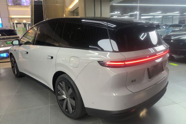 Used Li Auto i8 2025 Model Standard Version Rear Left 45 Deg