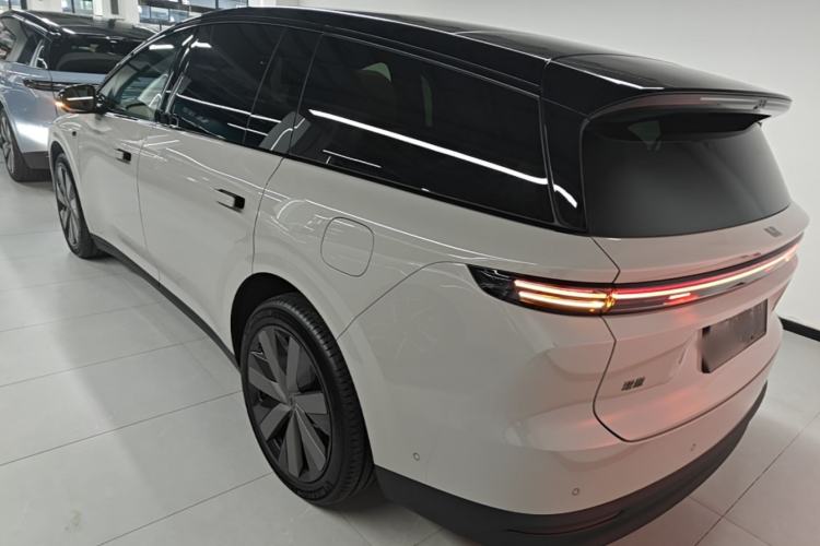 Used Li Auto i8 2025 Model Standard Version Rear Left 45 Deg