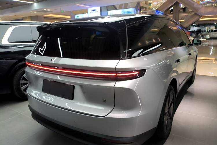 Used Li Auto i8 2025 Model Standard Version Rear Right 45 Deg