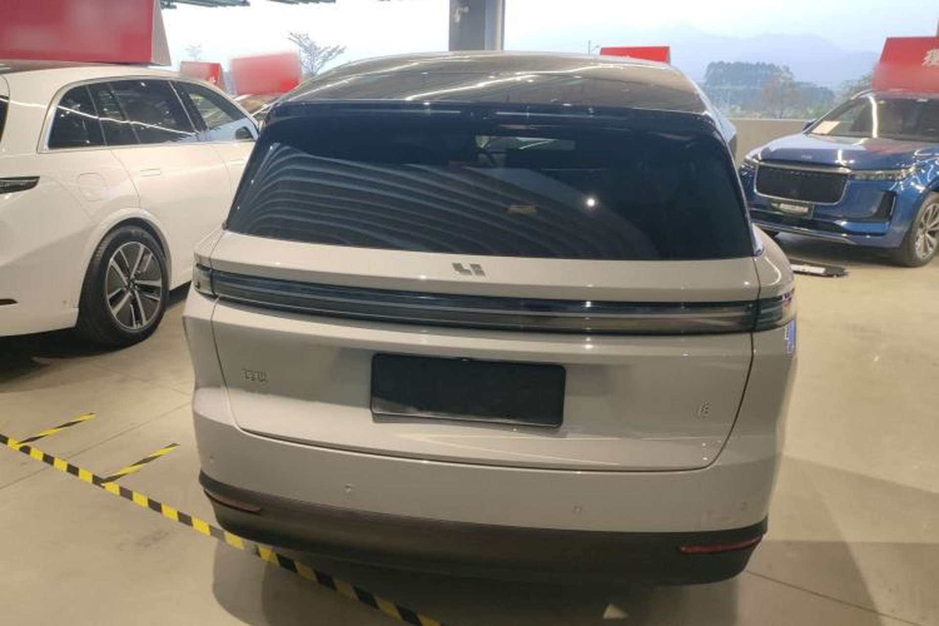 Used Li Auto i8 2025 Model Standard Version Rear