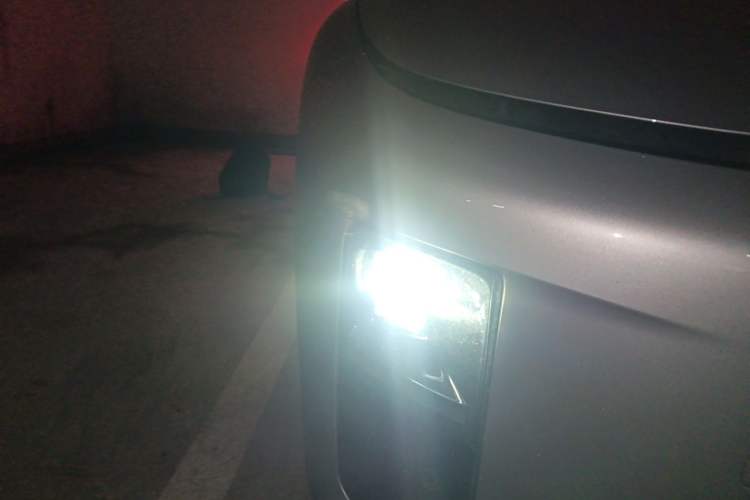 Used Li Auto i8 2025 Model Standard Version Right Front Headlight