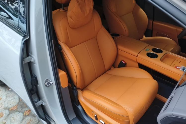 Used Li Auto i8 2025 Model Standard Version Right Front Seat