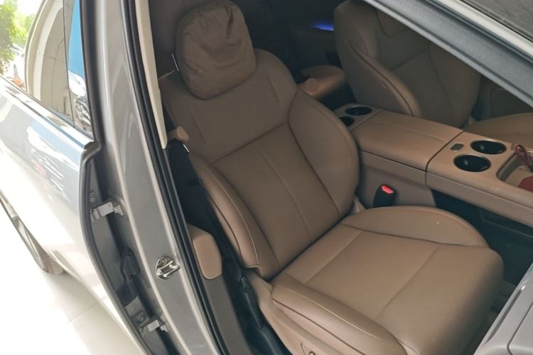 Used Li Auto i8 2025 Model Standard Version Right Front Seat