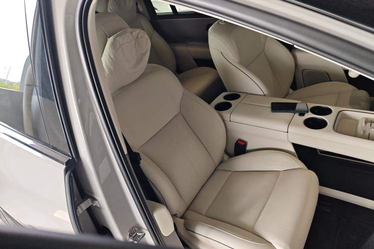 Used Li Auto i8 2025 Model Standard Version Right Front Seat
