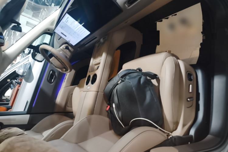Used Li Auto i8 2025 Model Standard Version Right Front Seat