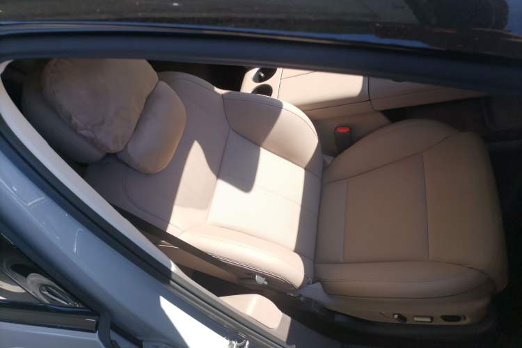 Used Li Auto i8 2025 Model Standard Version Right Front Seat