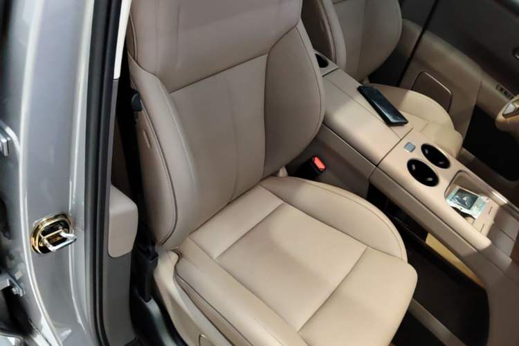 Used Li Auto i8 2025 Model Standard Version Right Front Seat