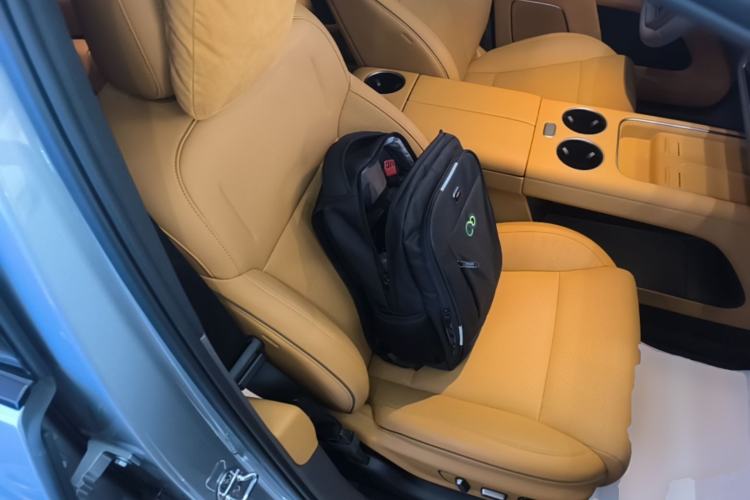 Used Li Auto i8 2025 Model Standard Version Right Front Seat