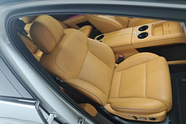 Used Li Auto i8 2025 Model Standard Version Right Front Seat