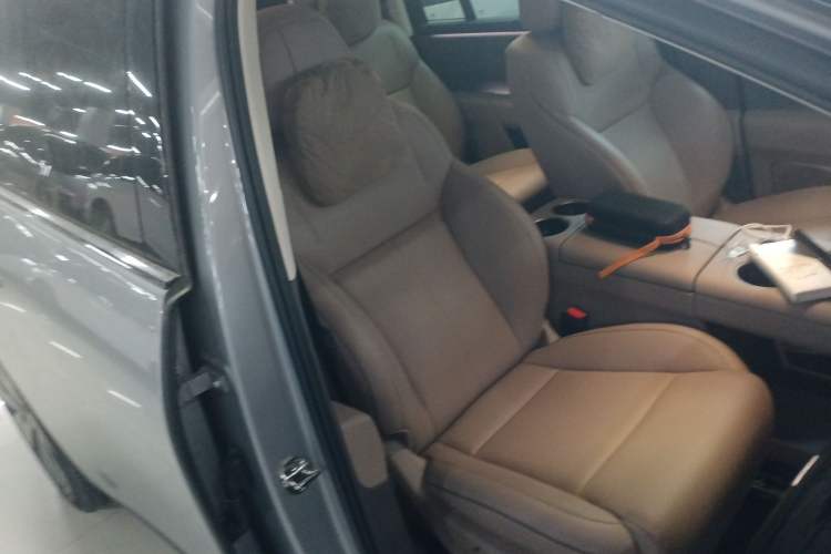 Used Li Auto i8 2025 Model Standard Version Right Front Seat