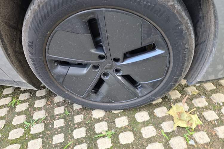 Used Li Auto i8 2025 Model Standard Version Right Front Wheel Hub