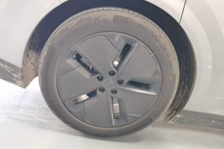 Used Li Auto i8 2025 Model Standard Version Right Rear Wheel Hub