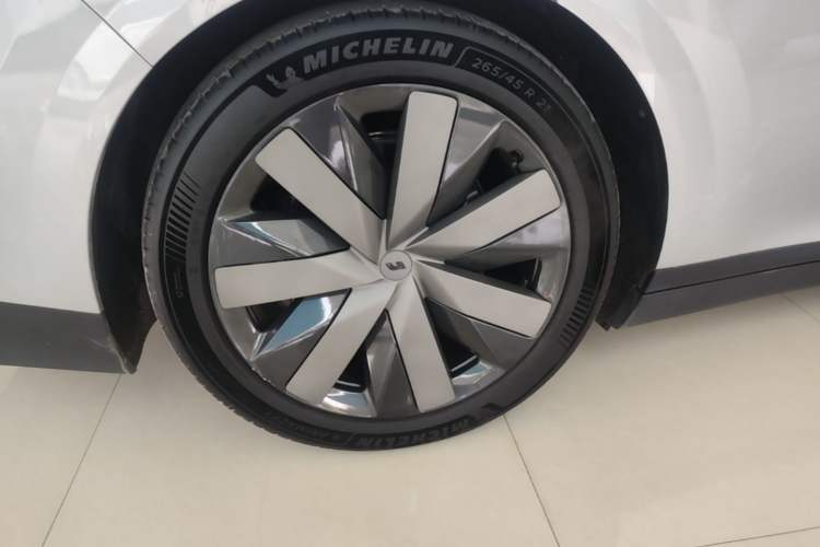 Used Li Auto i8 2025 Model Standard Version Right Rear Wheel Hub