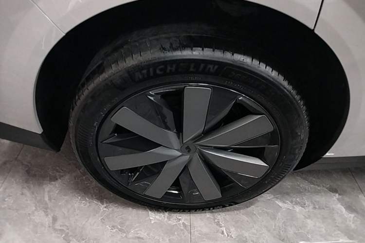 Used Li Auto i8 2025 Model Standard Version Right Rear Wheel Hub