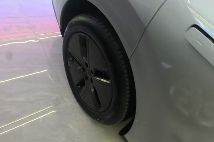 Used Li Auto i8 2025 Model Standard Version Right Rear Wheel Hub