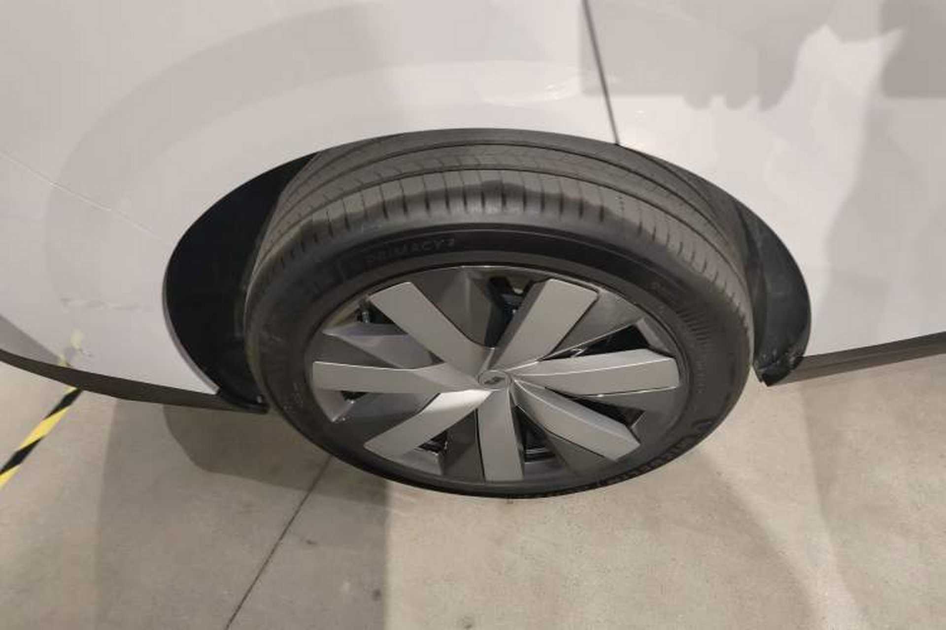 Used Li Auto i8 2025 Model Standard Version Right Rear Wheel Hub
