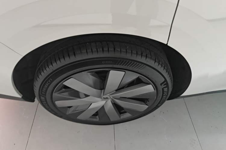 Used Li Auto i8 2025 Model Standard Version Right Rear Wheel Hub