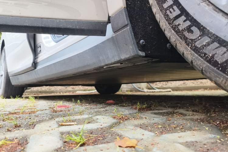 Used Li Auto i8 2025 Model Standard Version Right Side Sill
