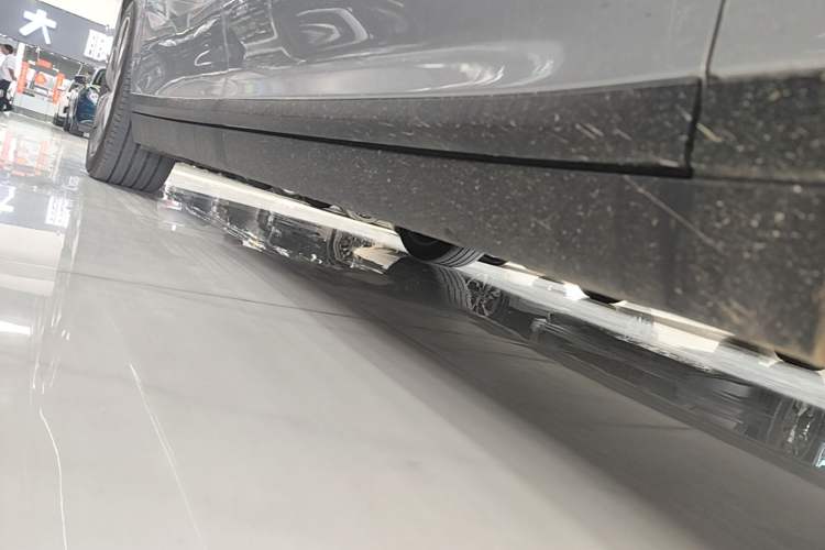 Used Li Auto i8 2025 Model Standard Version Right Side Sill
