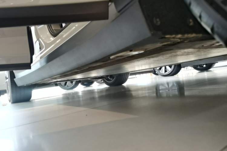 Used Li Auto i8 2025 Model Standard Version Right Side Sill