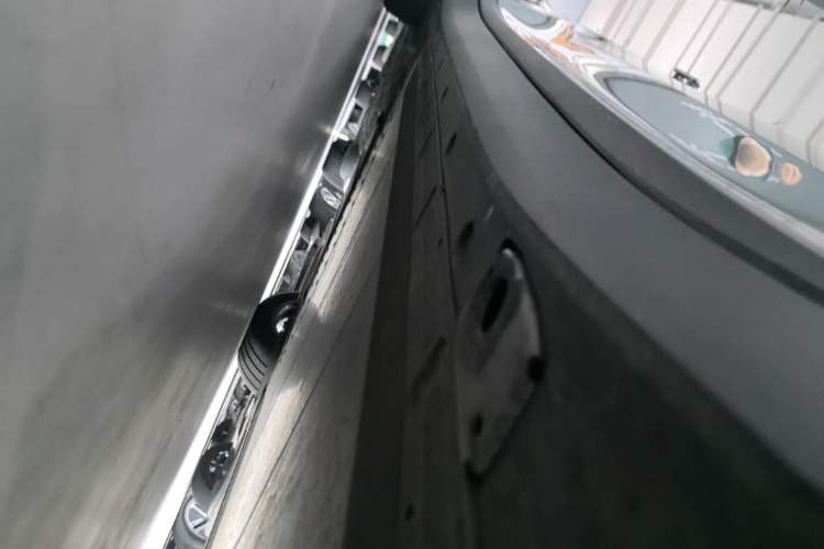 Used Li Auto i8 2025 Model Standard Version Right Side Sill