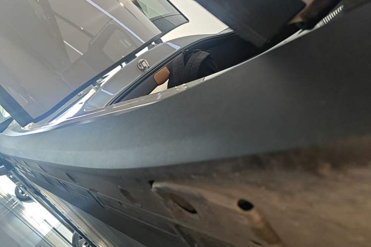 Used Li Auto i8 2025 Model Standard Version Right Side Sill